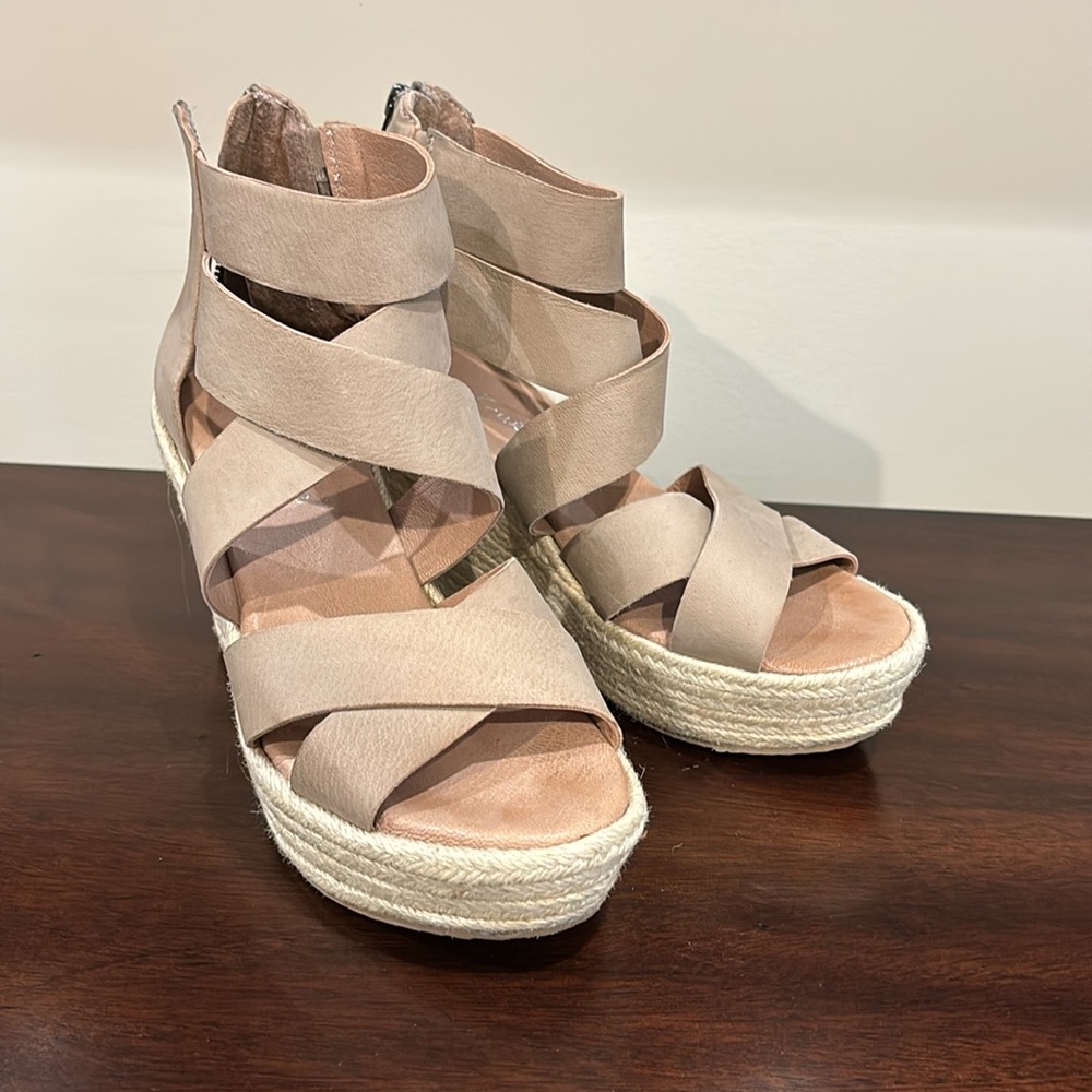 Wedge sandals - Picture 2 of 5
